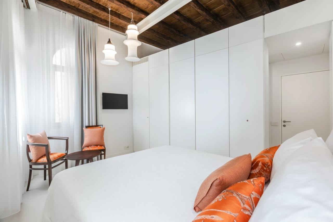 Palazzo Basilisco Luxury Apartment *